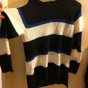 Knit long sleeve sweater